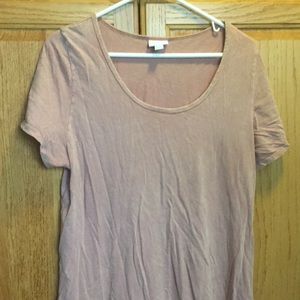 LuLaRoe classic tee.